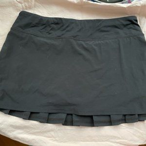 Lululemon Black Pleated Skirt - Size 6